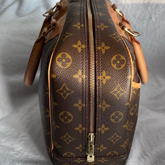 Authentic Deauville Handbag LV - Picture 2 of 10